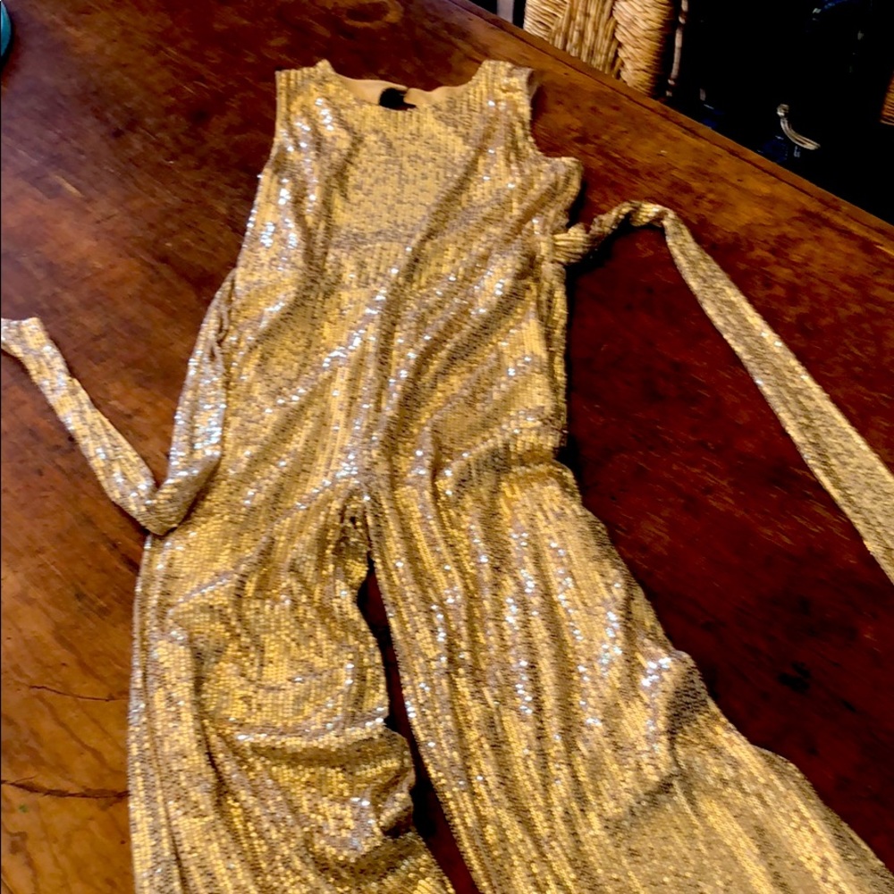 Gold sequin holiday pant suit!